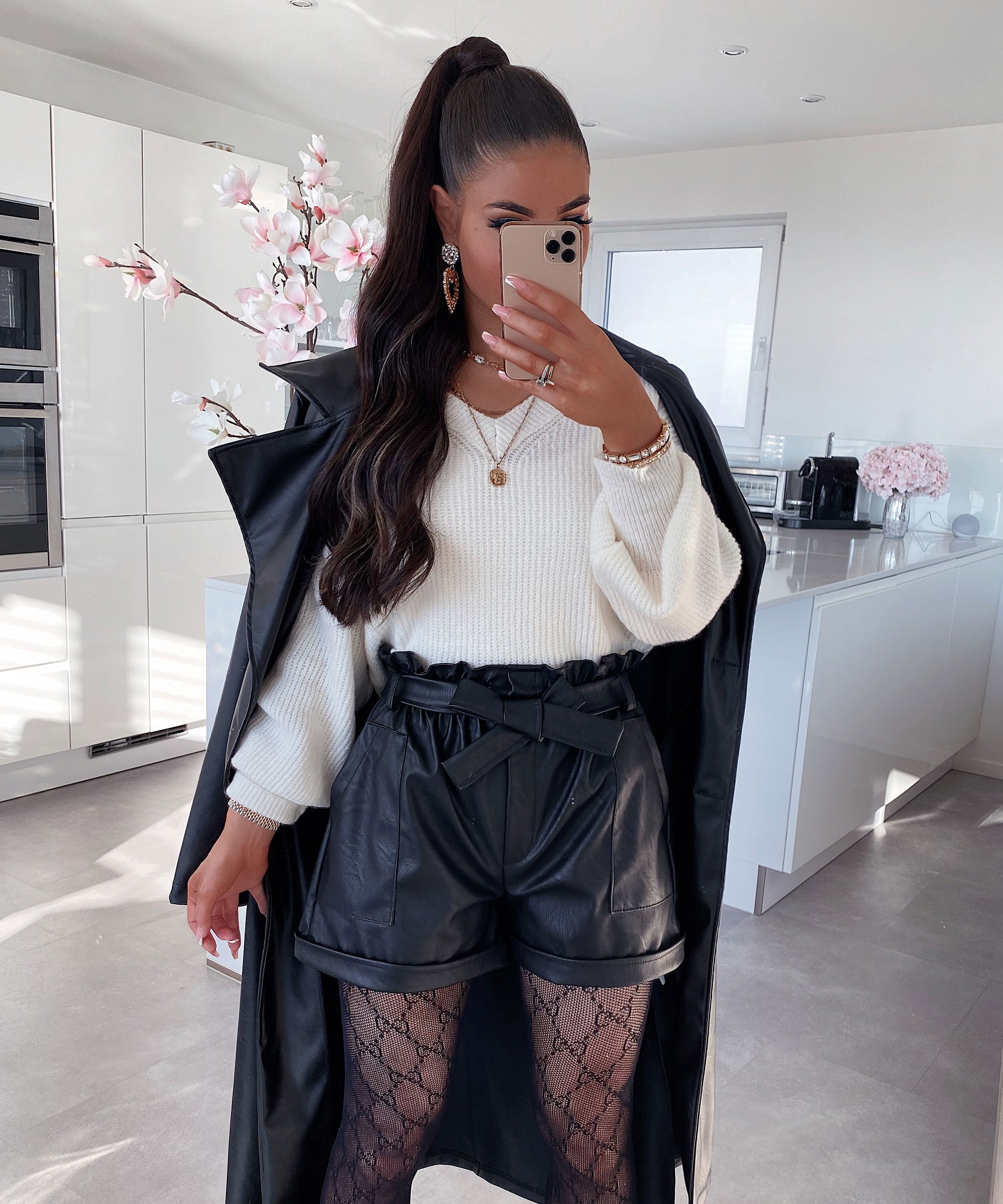 LuxeLeather™️ – Eleganta lädershorts för en stilfull look!