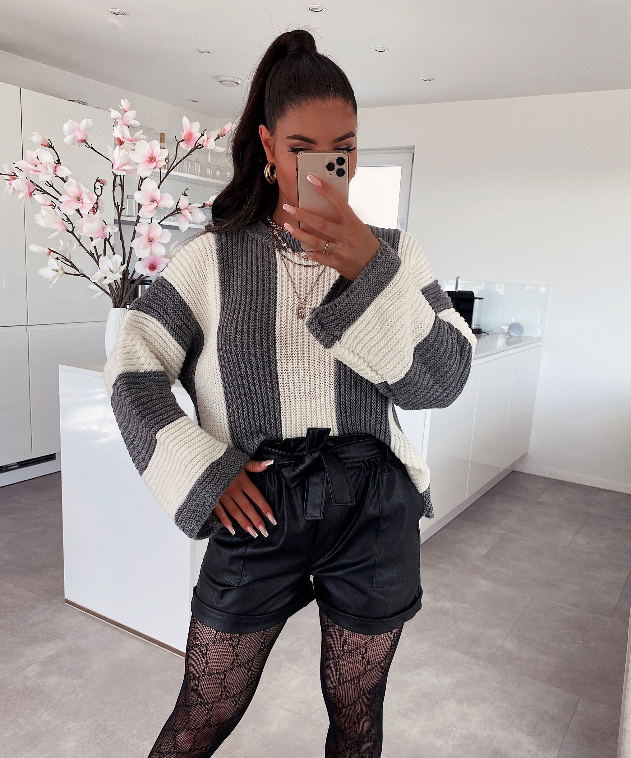 LuxeLeather™️ – Eleganta lädershorts för en stilfull look!